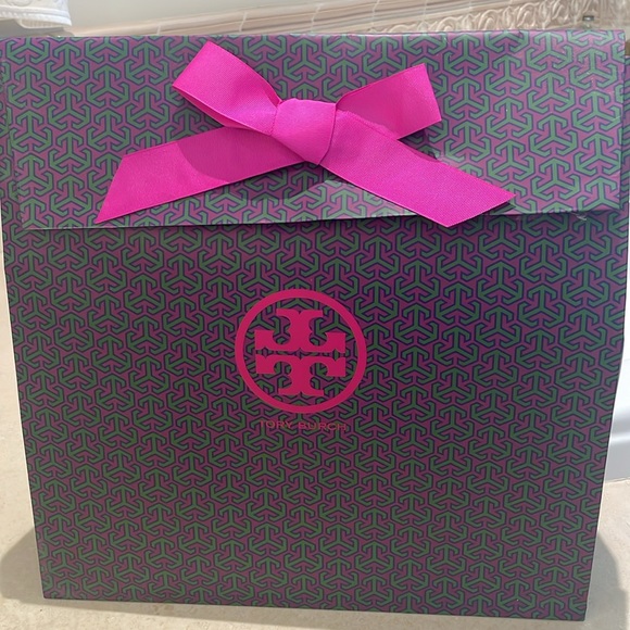 Tory Burch Robinson Tote - Picture 11 of 11